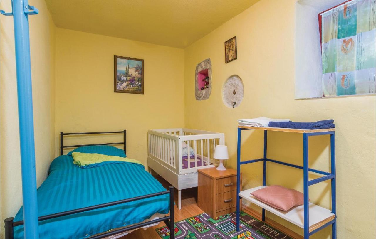 Pet Friendly Apartment In Porec With Wifi Exterior foto